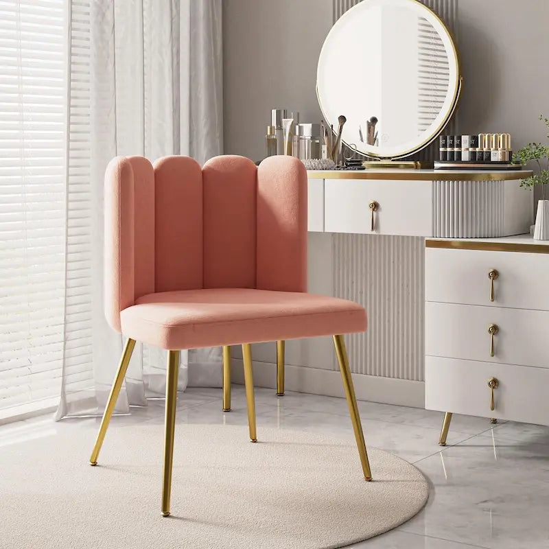 Chaise d'appoint à dossier capitonné