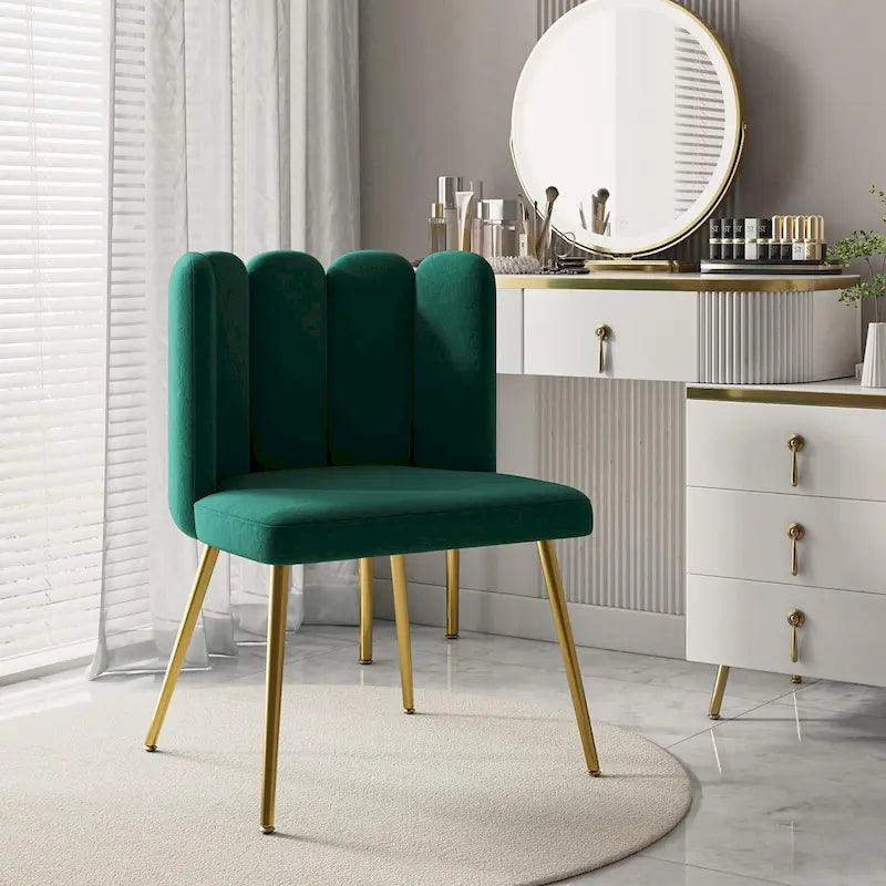 Chaise d'appoint à dossier capitonné