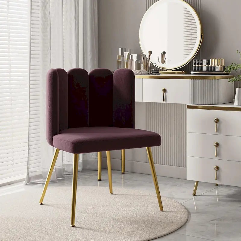 Chaise d'appoint à dossier capitonné