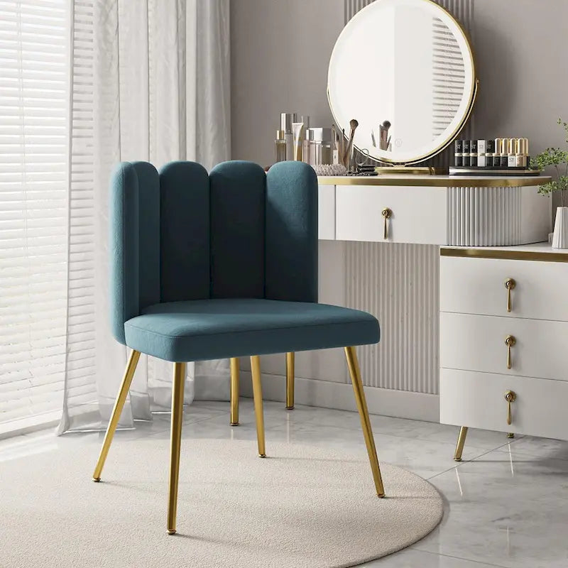 Chaise d'appoint à dossier capitonné