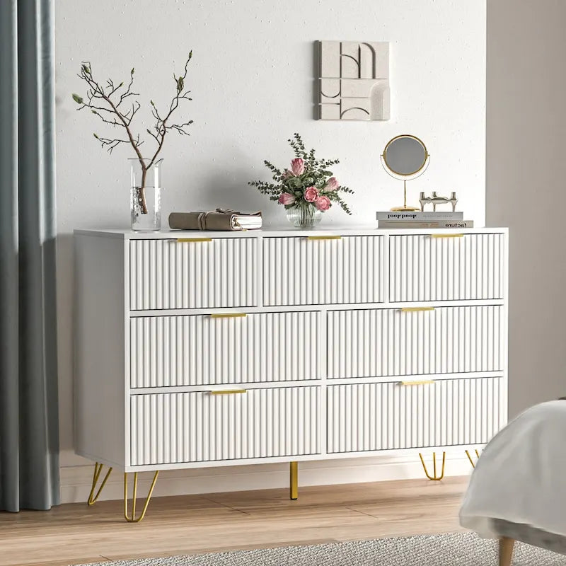 Commode à tiroirs cannelés pour chambre à coucher