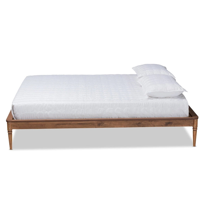 Cadre de lit en bois finition noyer classique et traditionnel